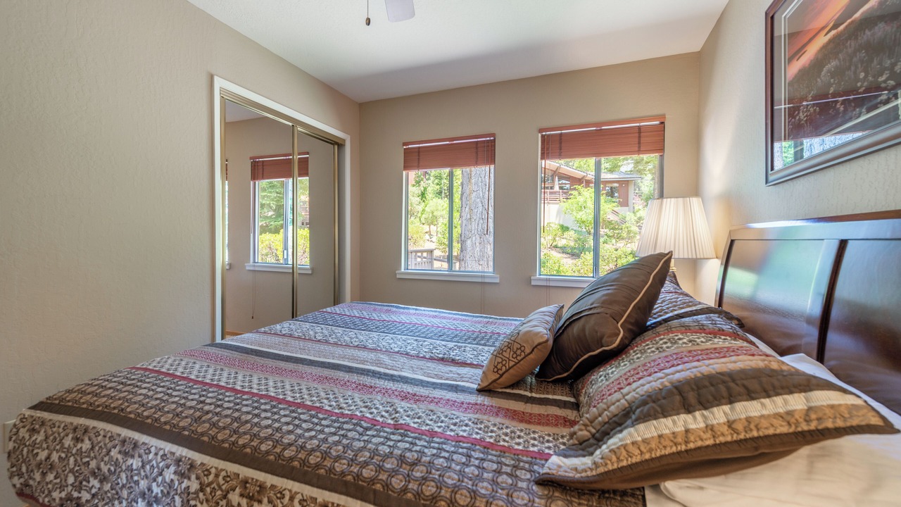 Photo of Bedroom in Lake Forest