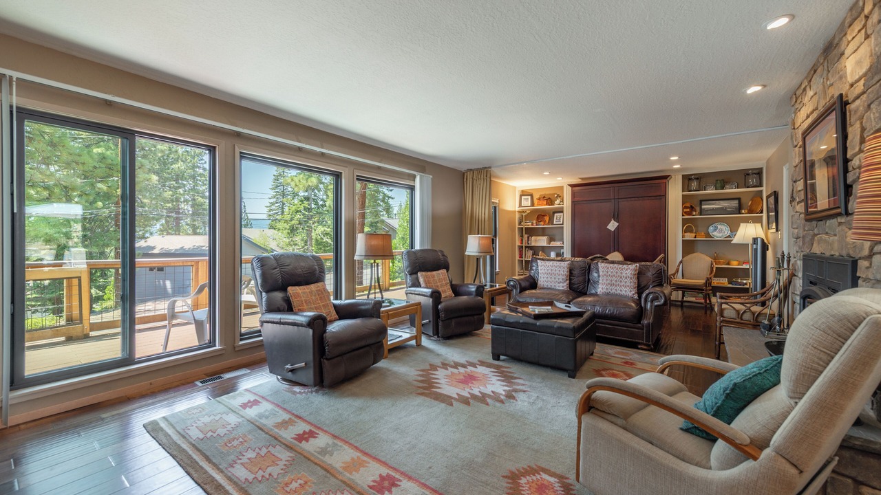 Photo of Livingroom in Lake Forest