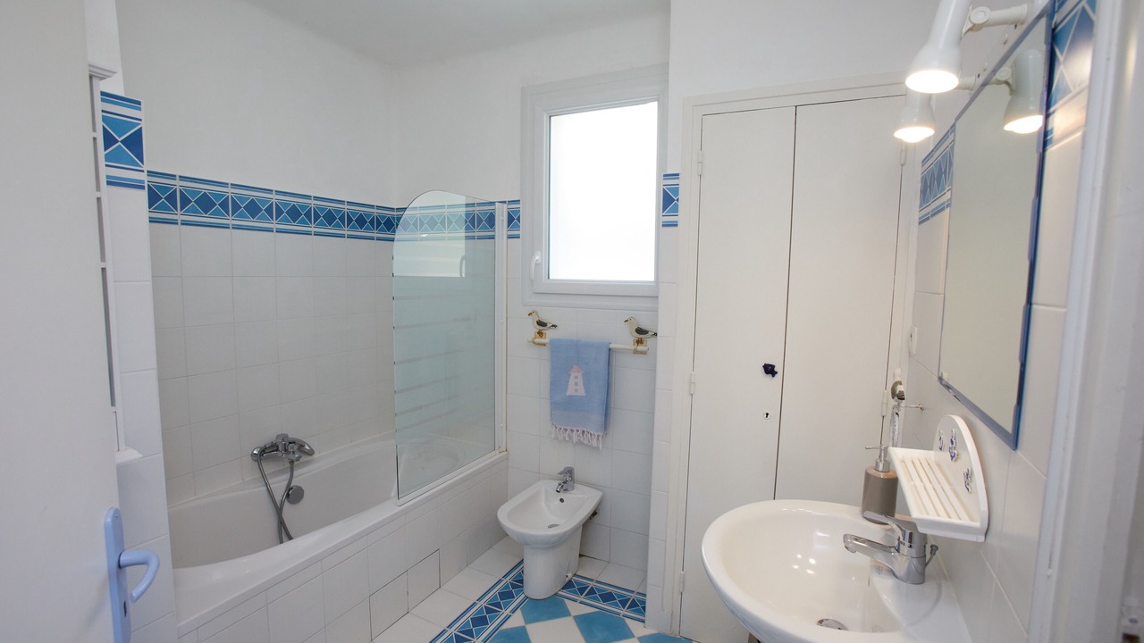 Photo of Bathroom in Saint-Quay-Portrieux