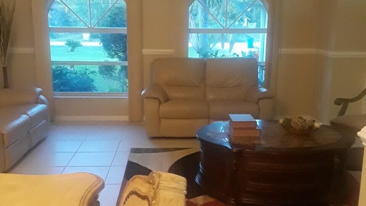 Photo of Livingroom in Hunt Club