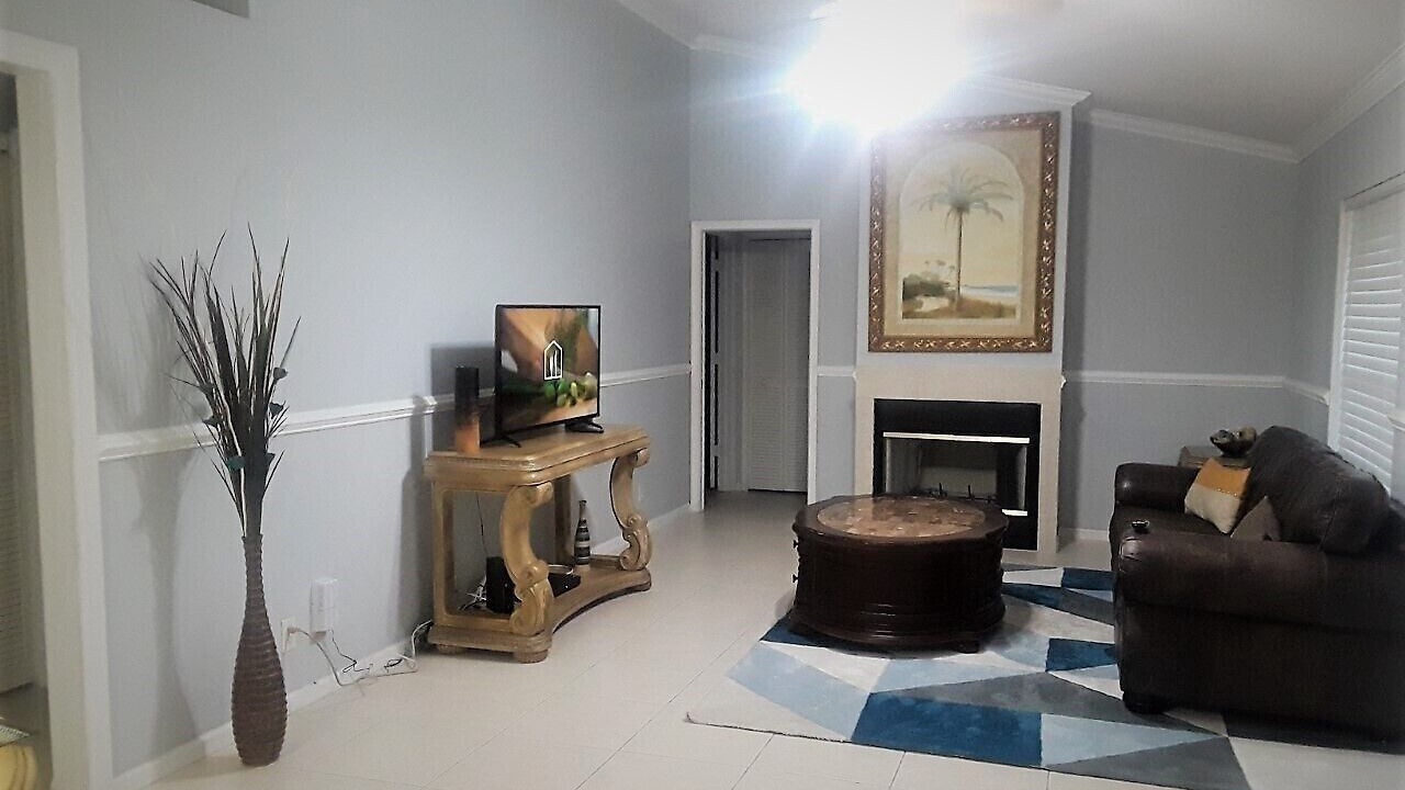Photo of Livingroom in Hunt Club