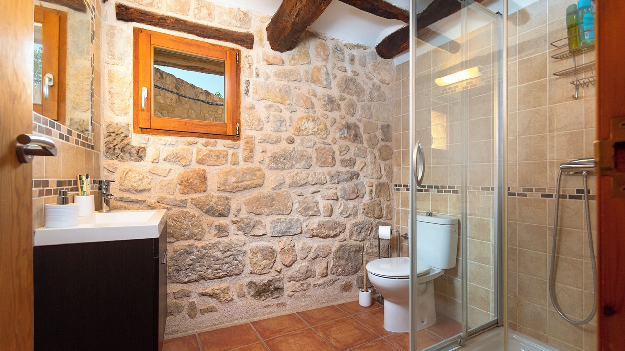 Photo of Bathroom in Lledo