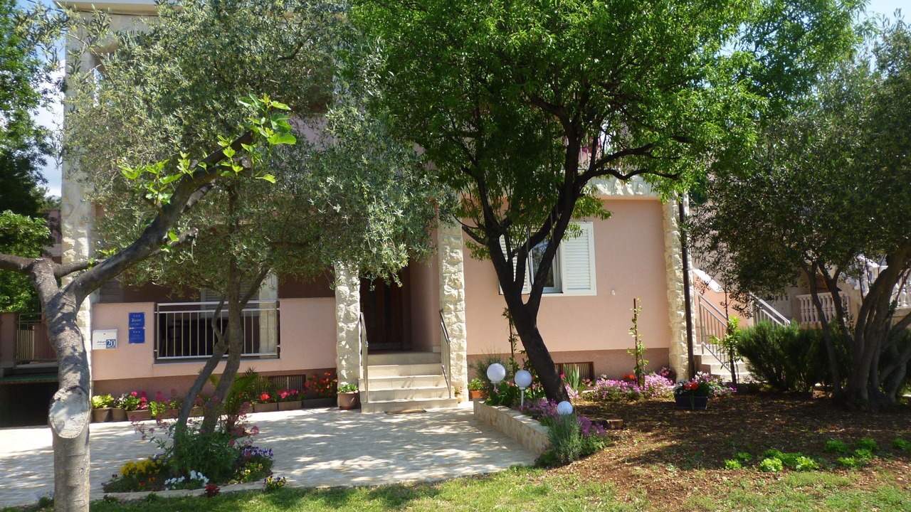Photo of Outdoor in Seline