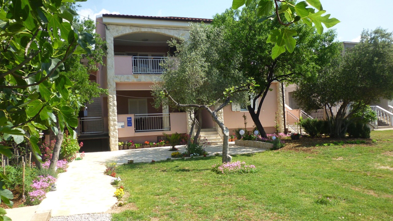 Photo of Outdoor in Seline