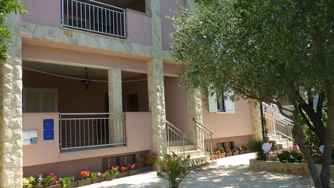 Photo of Outdoor in Seline