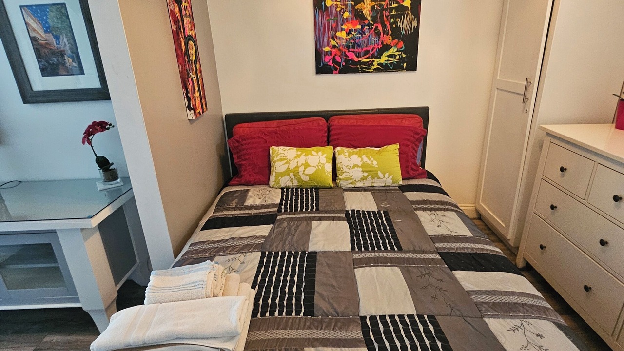 Photo of Bedroom in Los Feliz