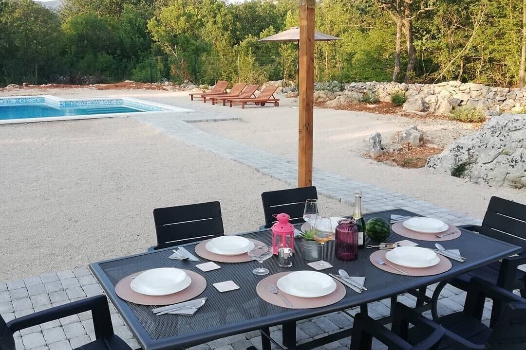 Photo of Outdoor in Neoric