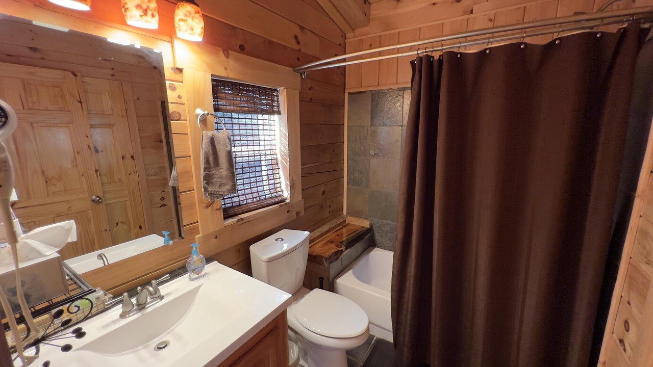 Photo of Bathroom in Beattyville