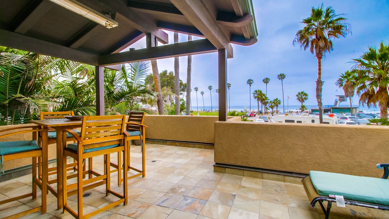 Photo of Bedroom in La Jolla Shores