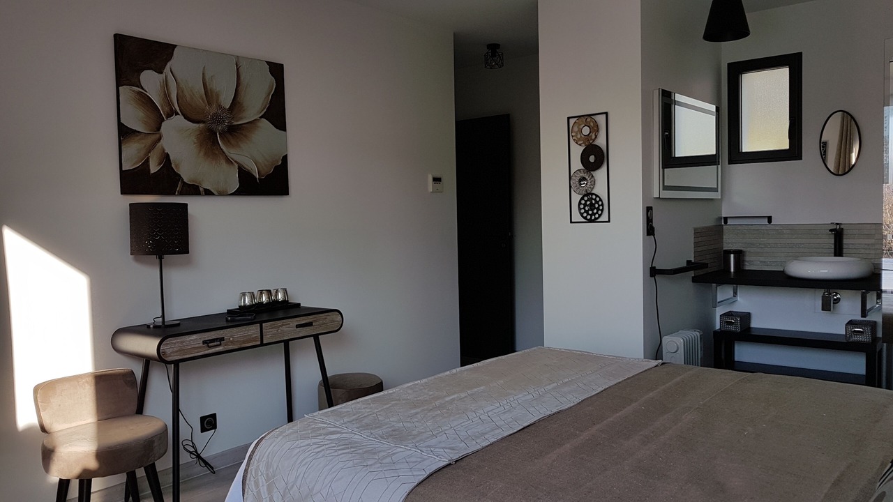 Photo of Bedroom in Saint-Julien-de-Peyrolas