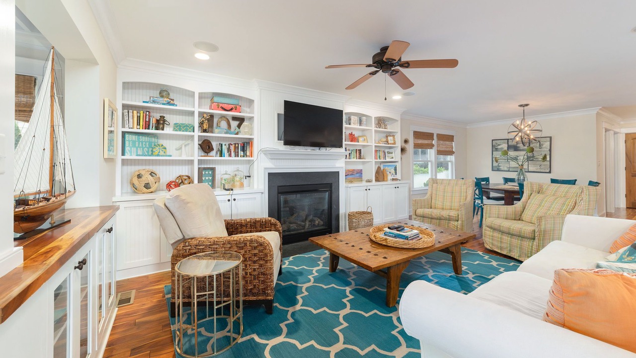 Photo of Livingroom in Northeast Virginia Beach