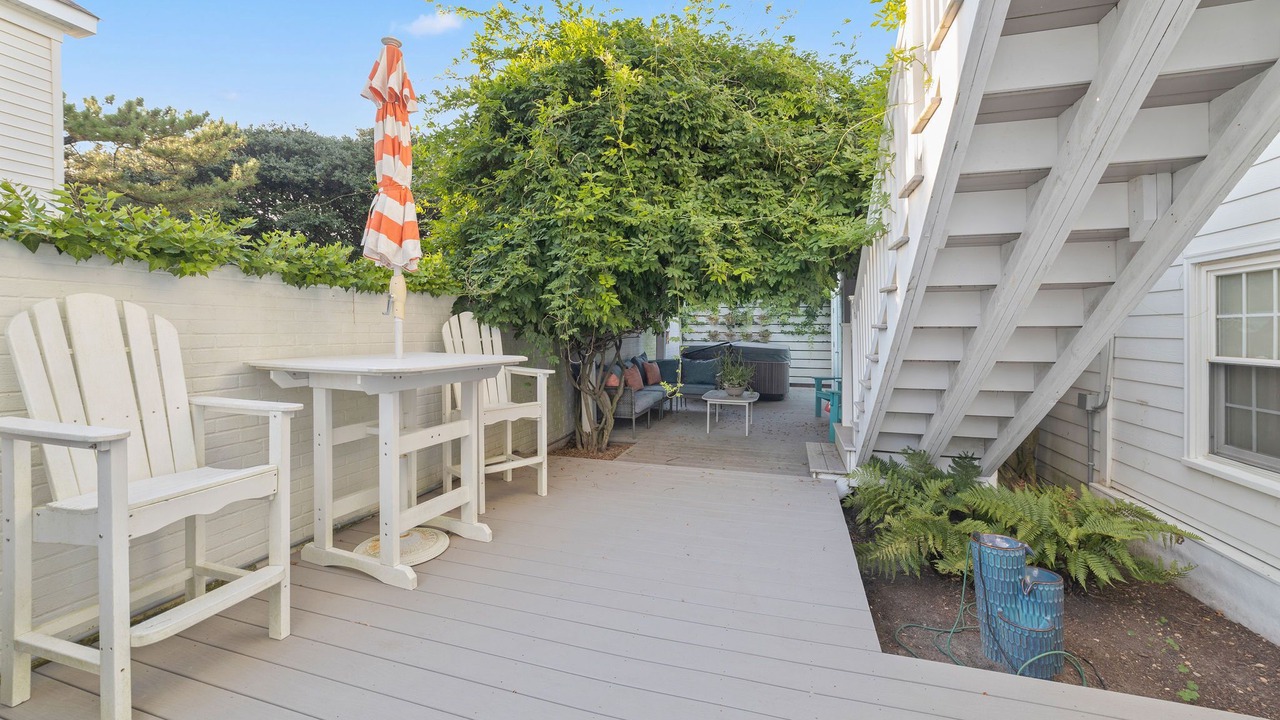 Photo of Patio Balcony in Northeast Virginia Beach