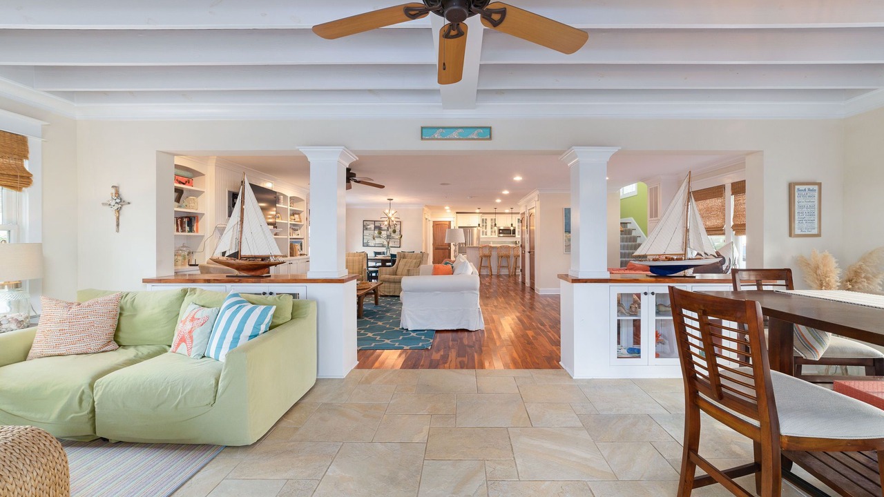 Photo of Livingroom in Northeast Virginia Beach