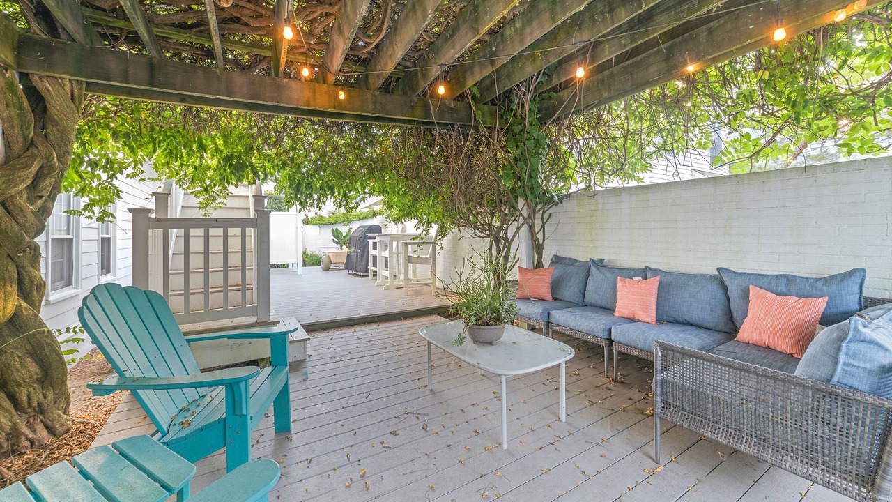 Photo of Patio Balcony in Northeast Virginia Beach