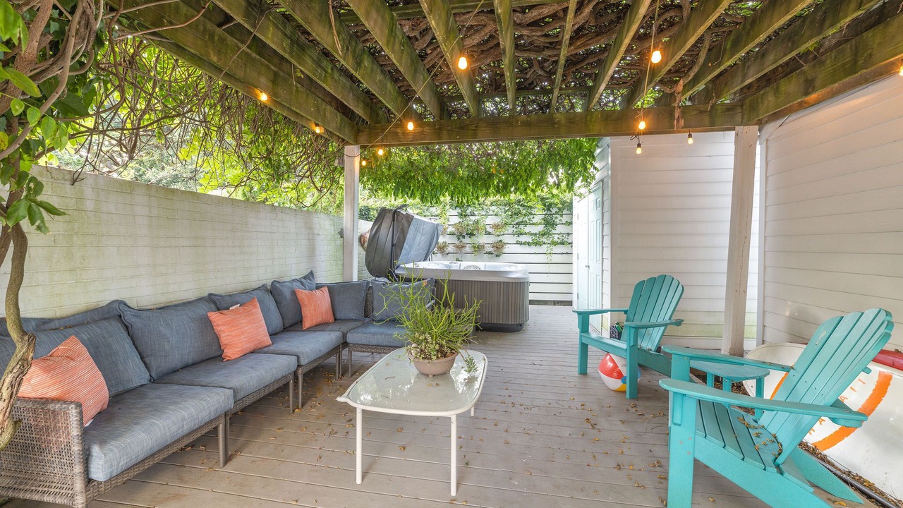 Photo of Patio Balcony in Northeast Virginia Beach