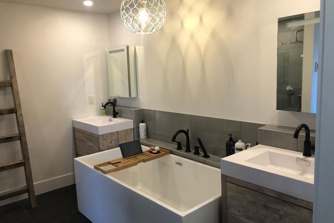 Photo of Bathroom in Parkland