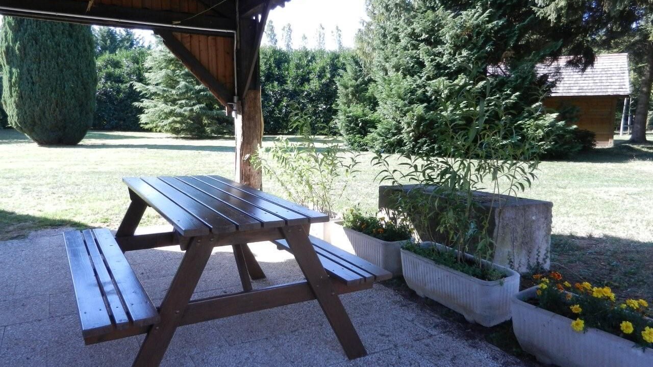 Photo of Outdoor in Druyes-les-Belles-Fontaines