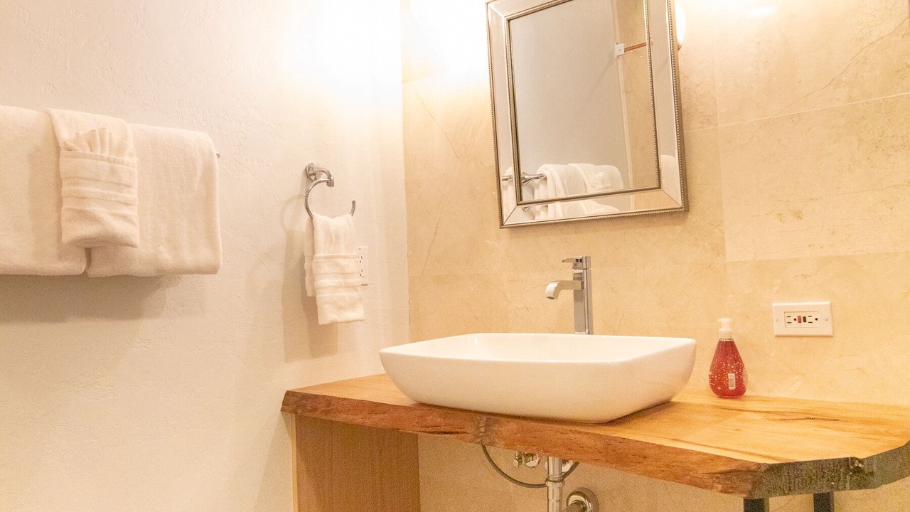 Photo of Bathroom in Peak 9