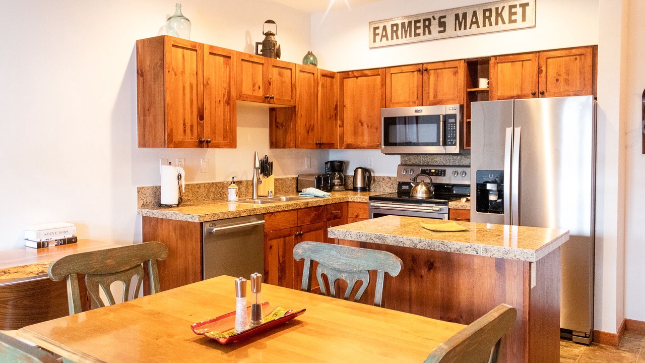 Photo of Kitchen in Peak 9