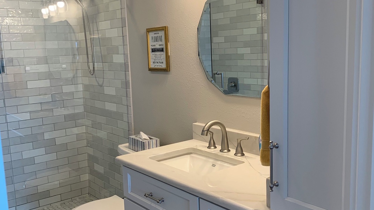 Photo of Bathroom in Canyon Lake