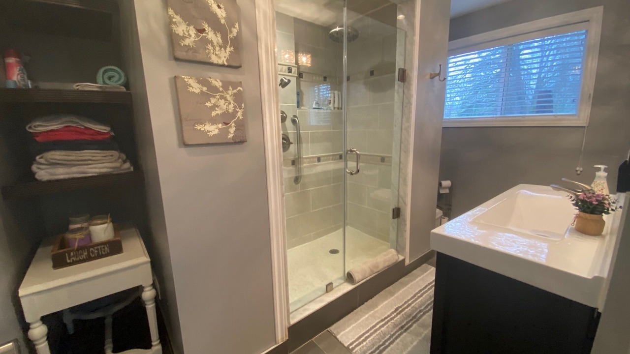 Photo of Bathroom in Tay