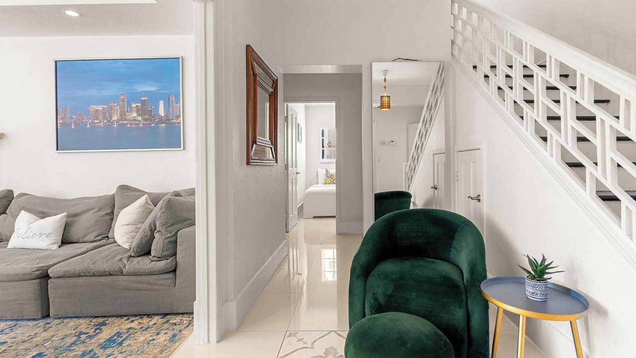 Photo of Livingroom in West Avenue