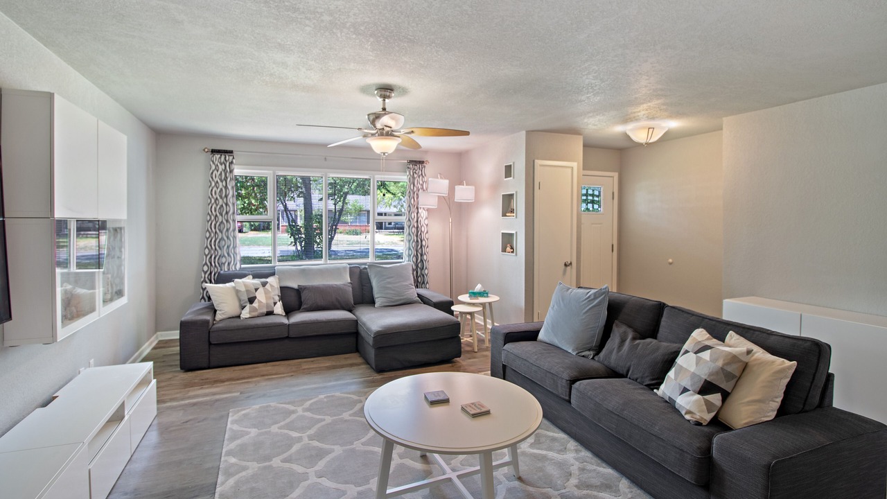 Photo of Livingroom in Landon Branch