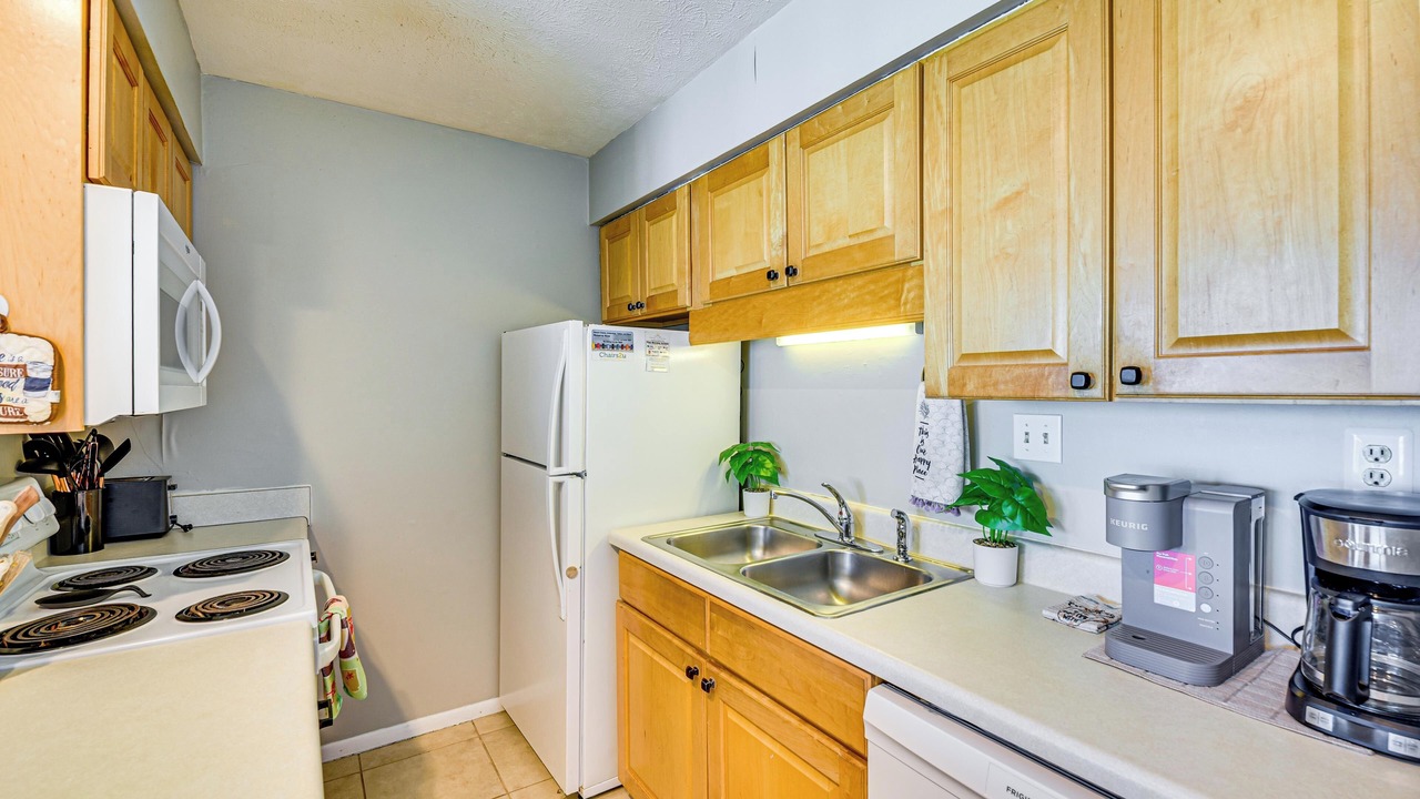 Photo of Kitchen in Biltmore Beach