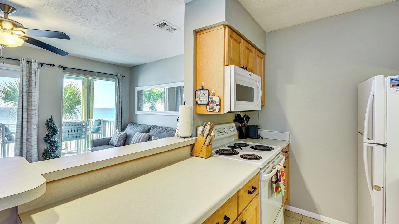 Photo of Kitchen in Biltmore Beach