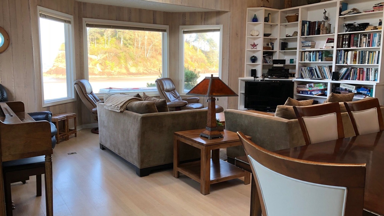 Photo of Livingroom in Neskowin