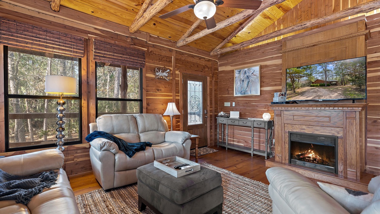 Photo of Livingroom in La Grange