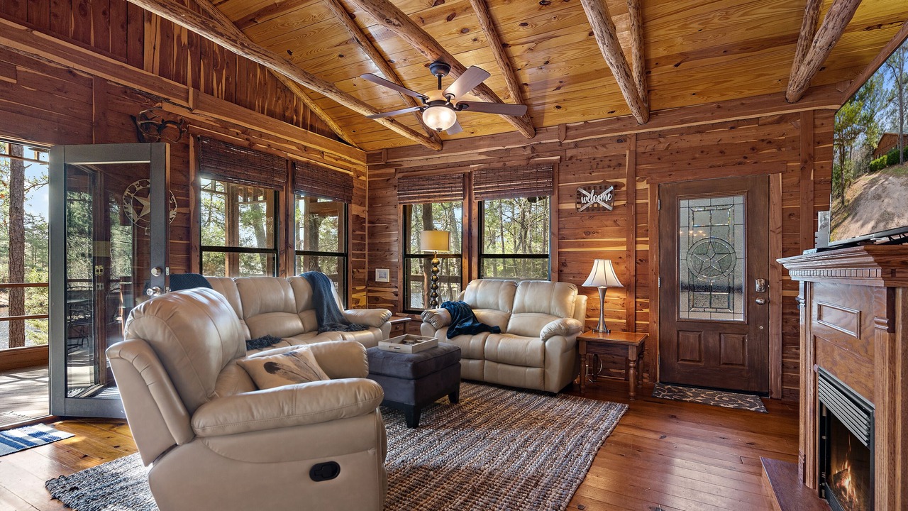 Photo of Livingroom in La Grange