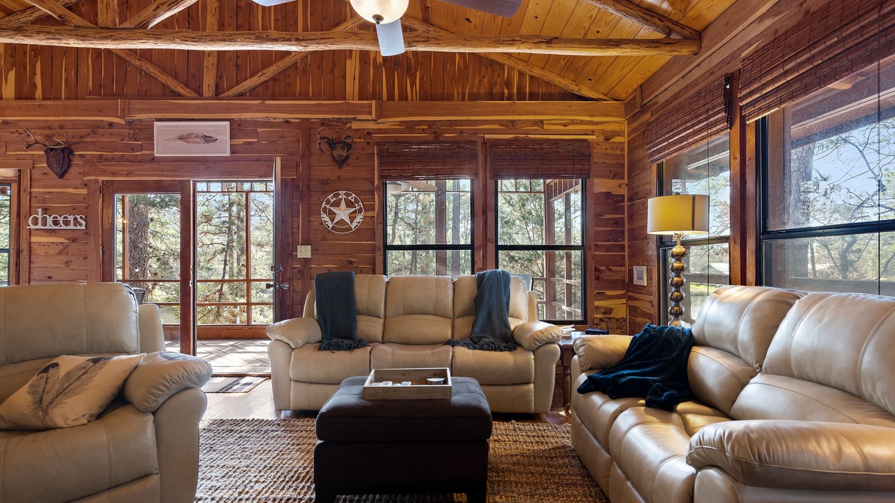 Photo of Livingroom in La Grange