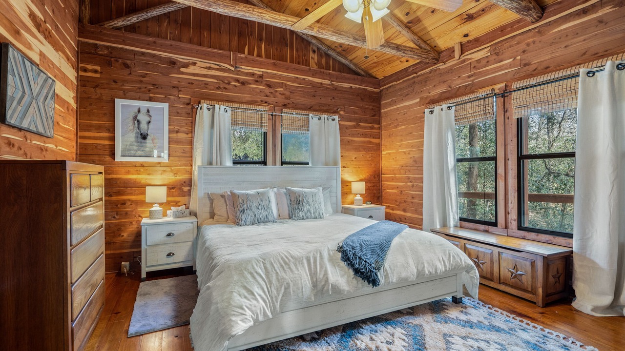Photo of Bedroom in La Grange