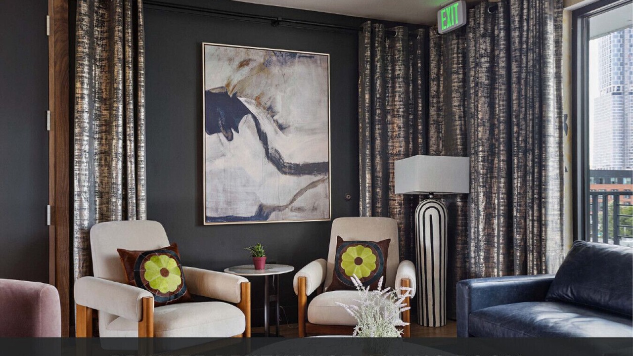 Photo of Livingroom in East Cesar Chavez