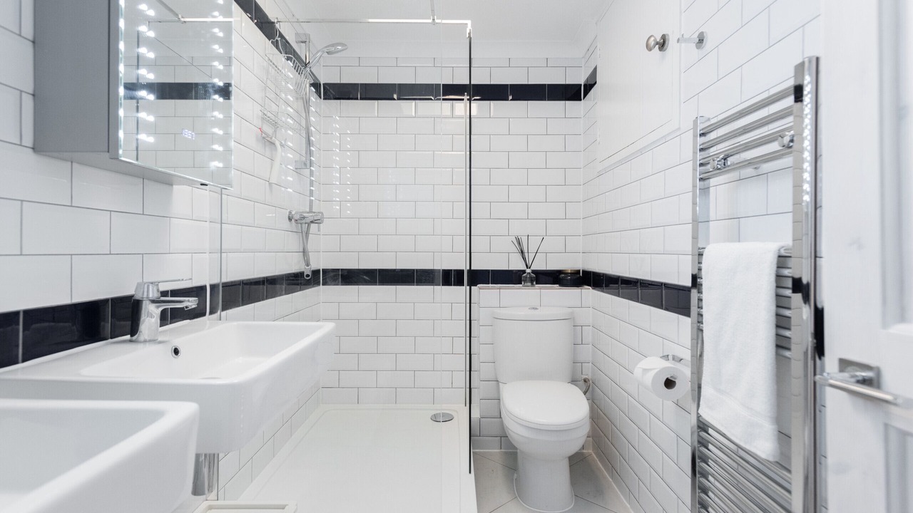 Photo of Others in Vauxhall