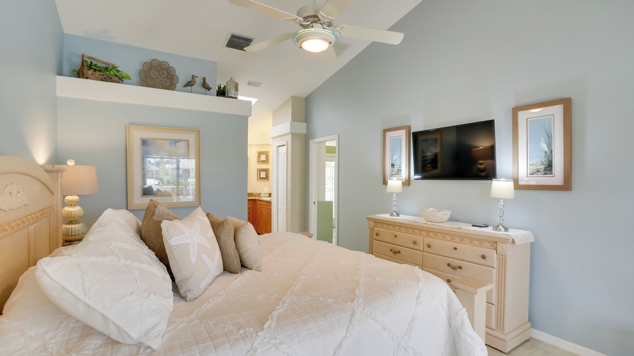 Photo of Bedroom in Pelican