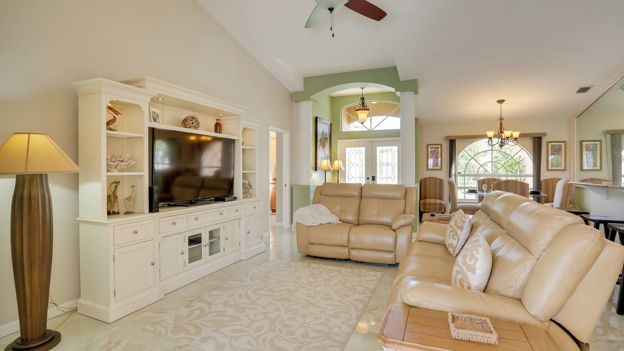 Photo of Bedroom in Pelican
