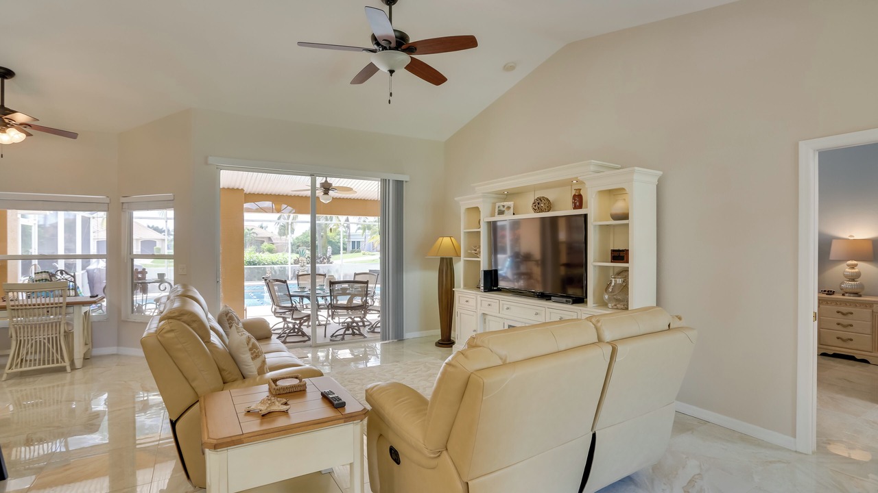 Photo of Livingroom in Pelican