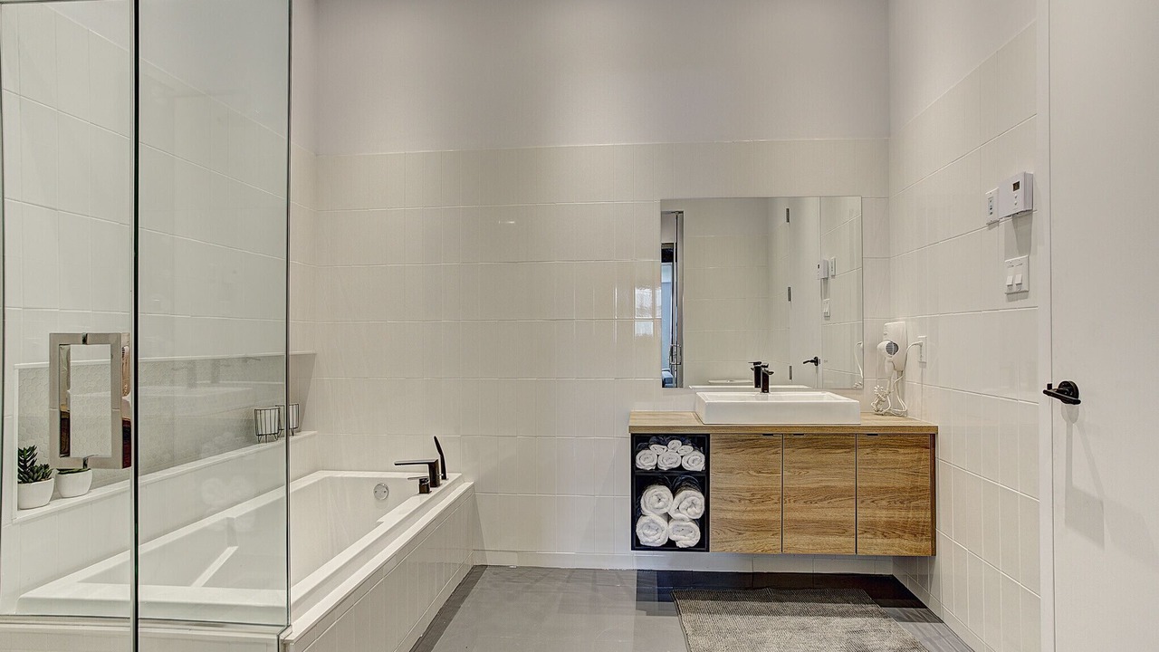 Photo of Bathroom in Pointe-Saint-Charles