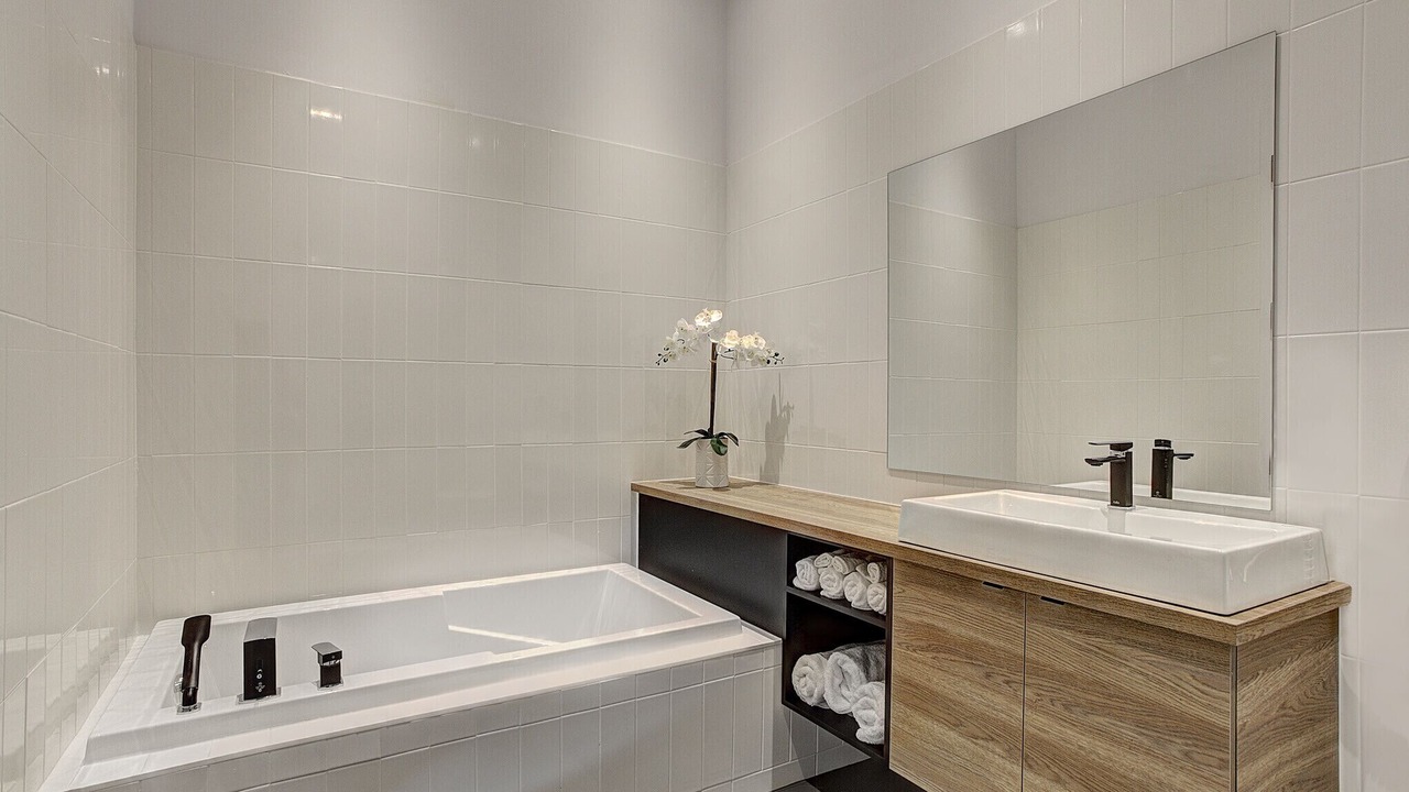 Photo of Bathroom in Pointe-Saint-Charles