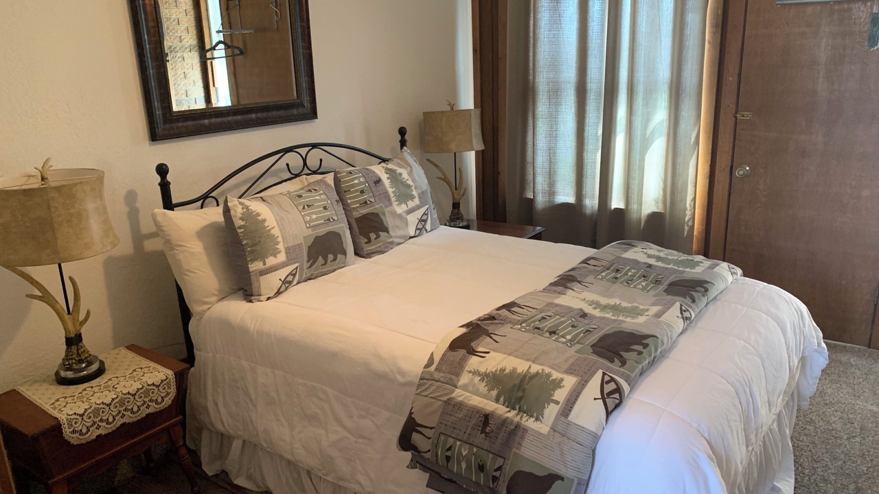 Photo of Bedroom in Sulphur