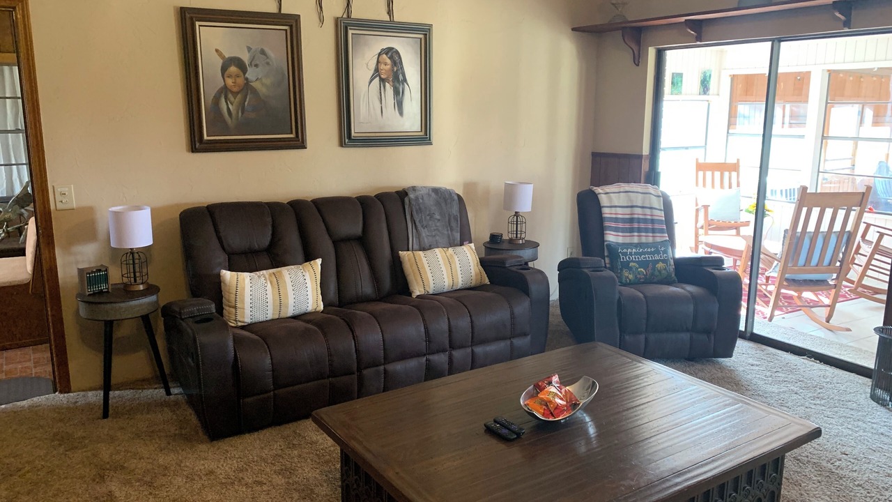 Photo of Livingroom in Sulphur