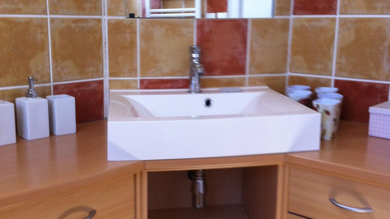Photo of Bathroom in Courry