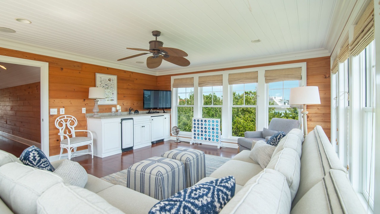Photo of Livingroom in Debordieu Colony