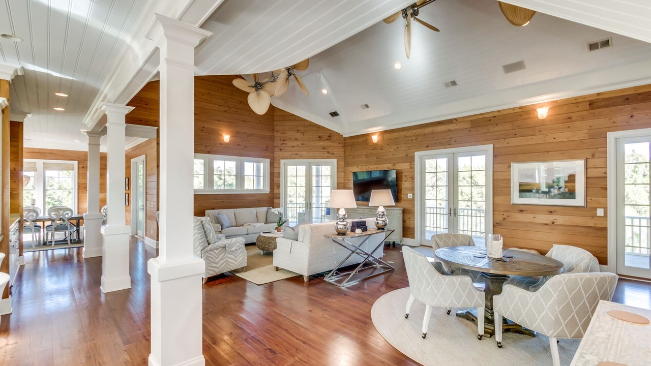 Photo of Livingroom in Debordieu Colony