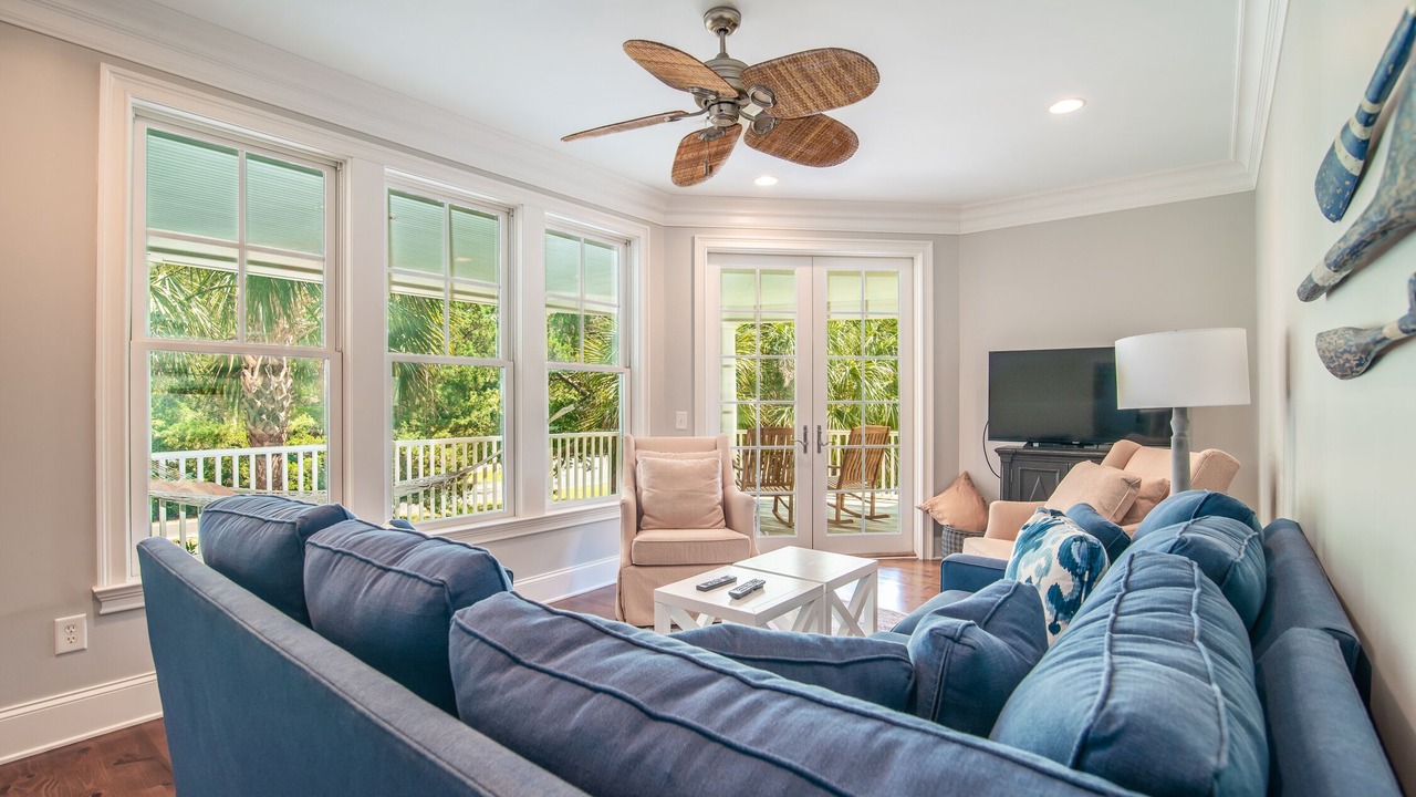 Photo of Livingroom in Debordieu Colony