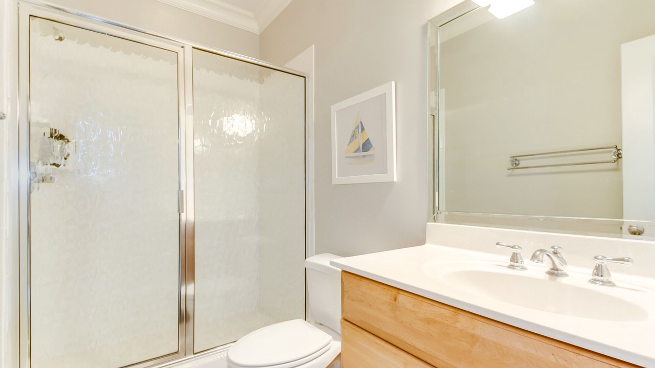 Photo of Bathroom in Debordieu Colony