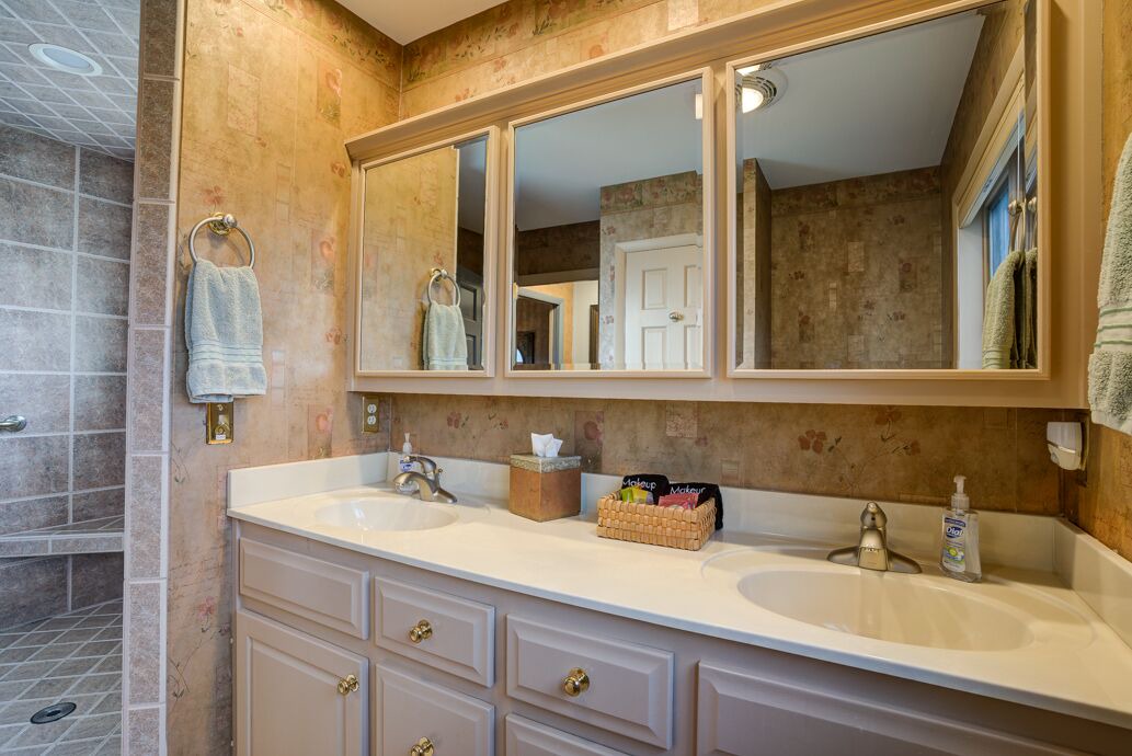 Photo of Bathroom in Bamboo