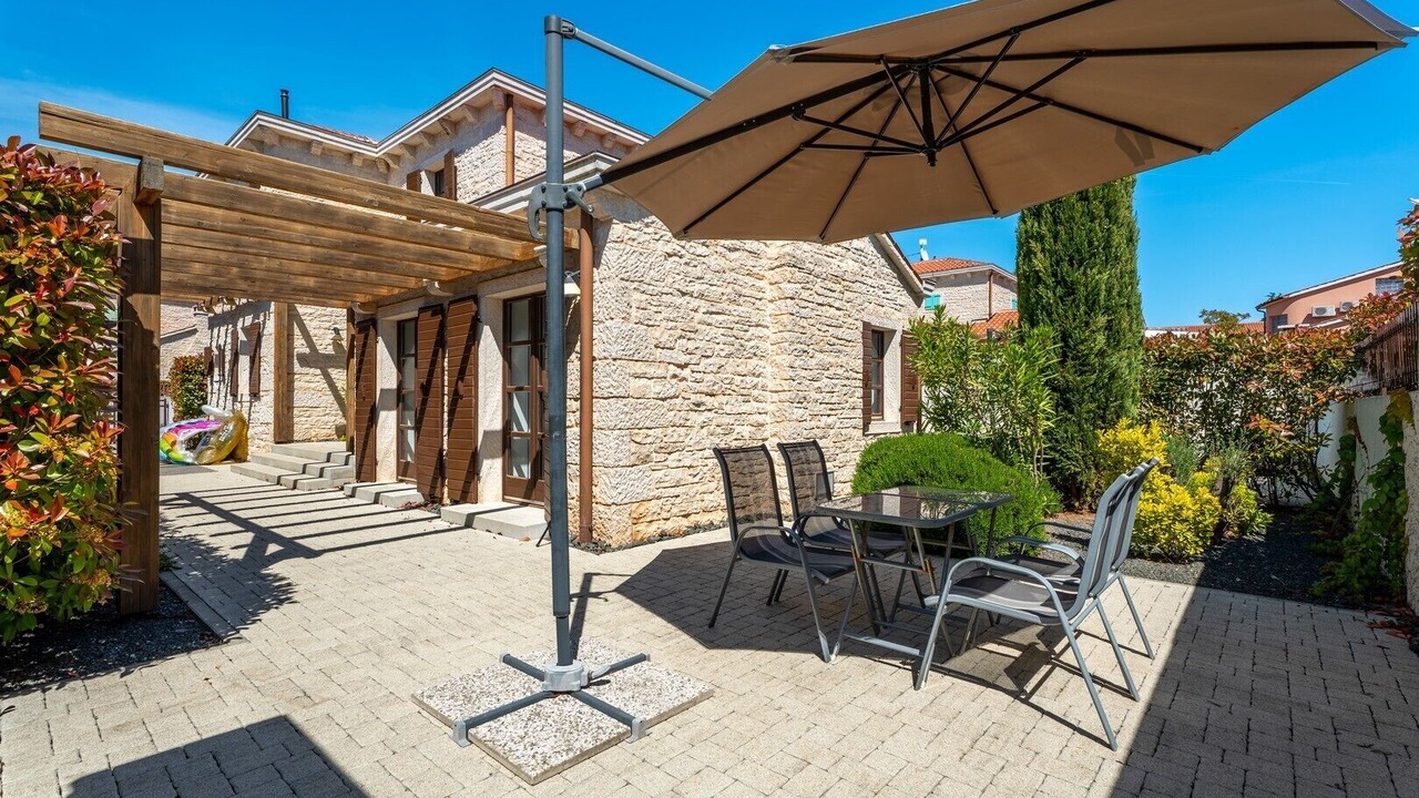 Photo of Outdoor in Liznjan